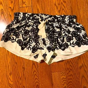 Wilfred Silk flower print shorts size M